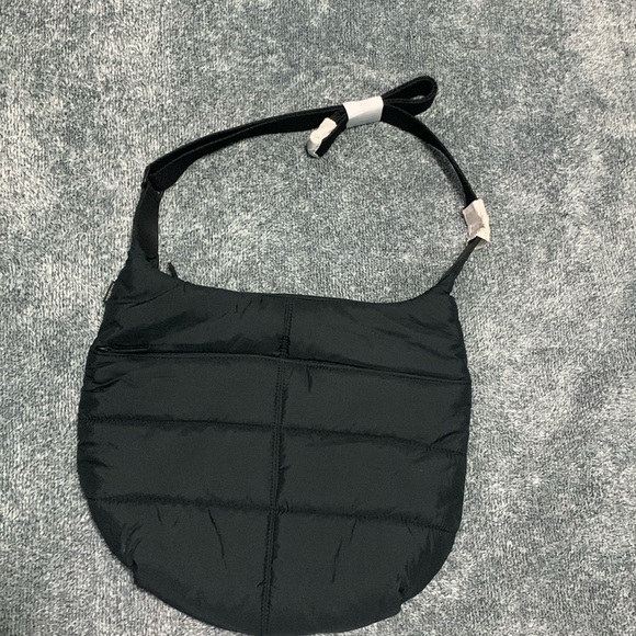 L.L. BEAN - Black Puffer Bag - Picture 2 of 10